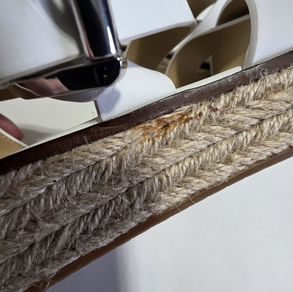 Michael Kors Darby White Leather Buckle Sandals 7.5 - Picture 11 of 11